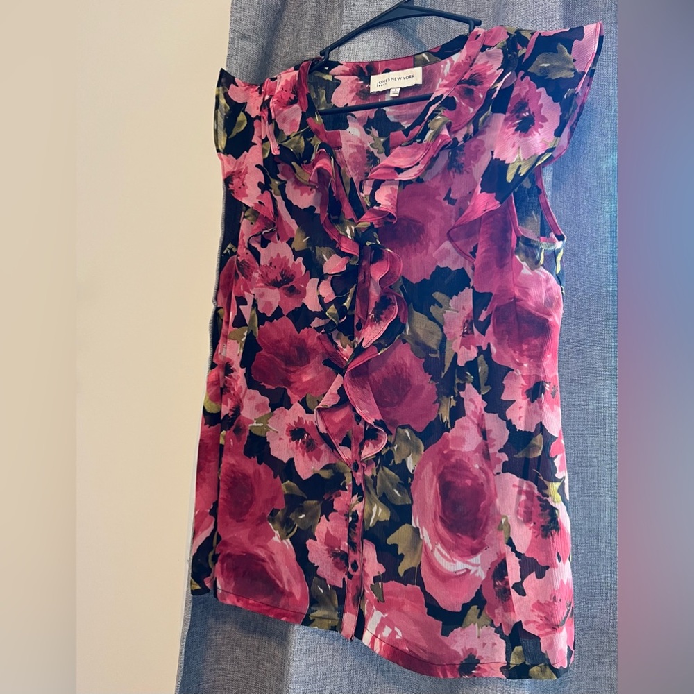 Jones New York floral blouse